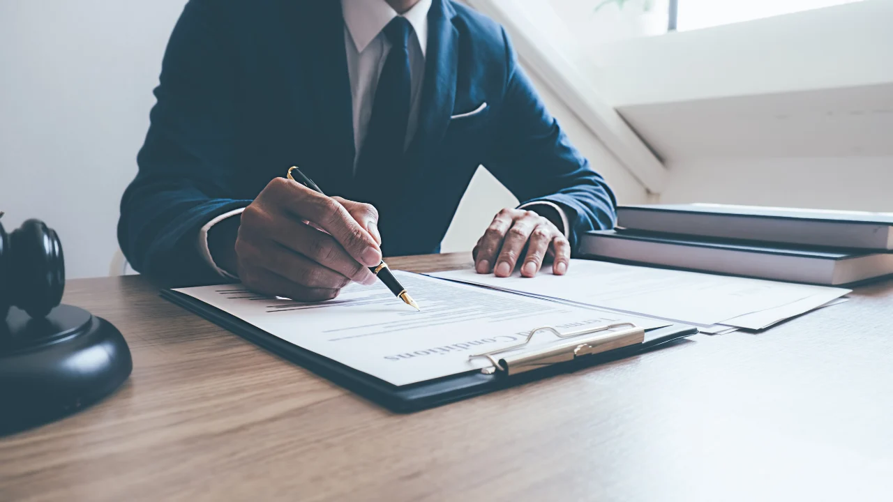 Freezing orders – How to prevent a debtor from dodging their responsibility